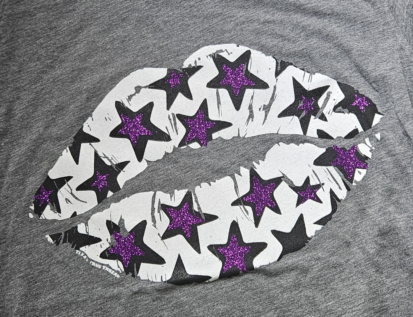 PNG Kisses Tee